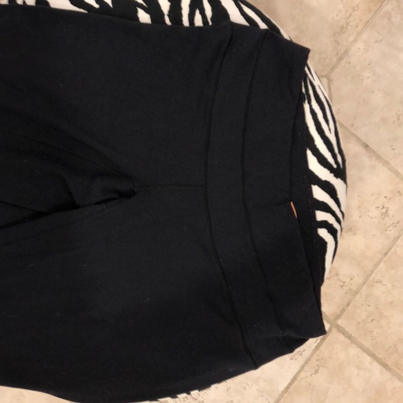 Yoga pants - Picture 2 of 3